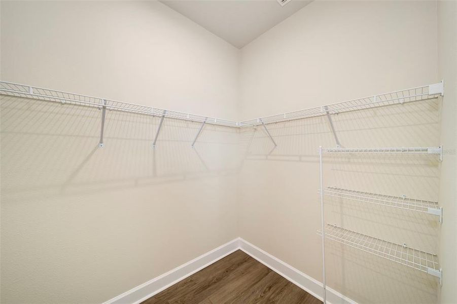 Spacious, unfurnished interior of a new home in , Bradenton (Image 31).