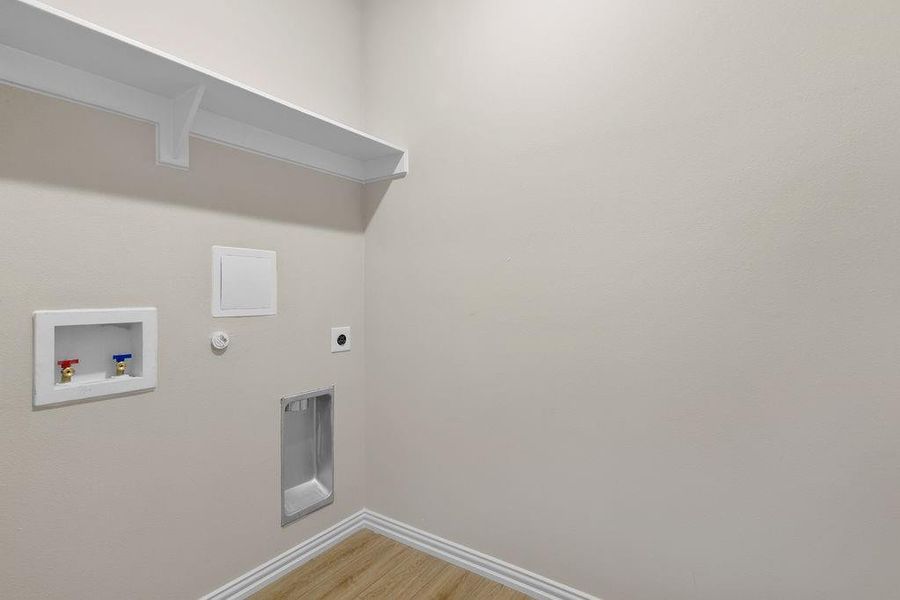 Spacious, unfurnished interior of a new home in , Fort Worth (Image 24).