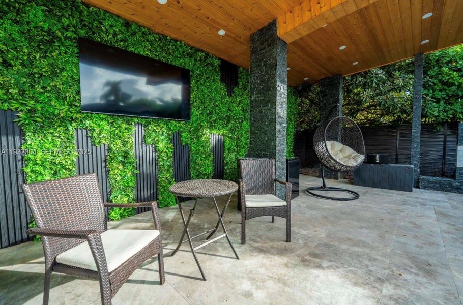 Community amenities in , Miami (Image 38).