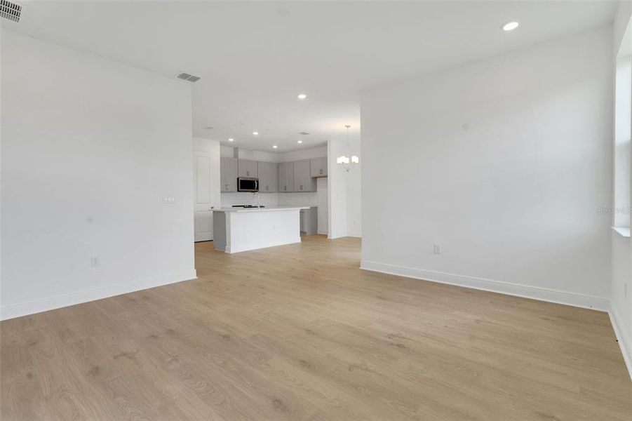 Spacious, unfurnished interior of a new home in Reserve at Hammock Oaks, Lady Lake (Image 23).