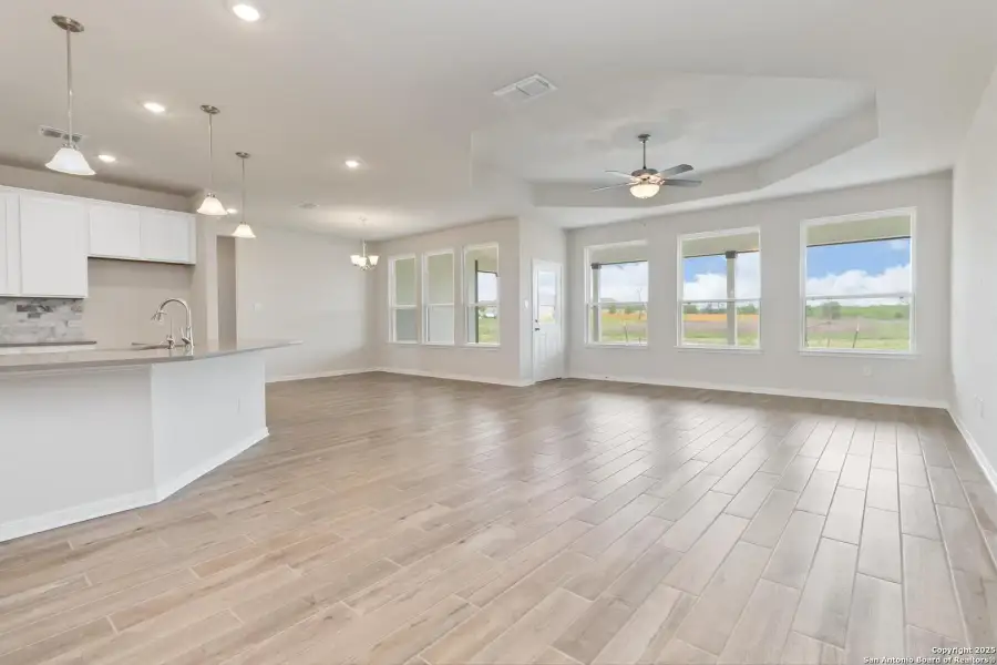 Spacious, unfurnished interior of a new home in Jordan's Ranch, San Antonio (Image 10). Spacious, unfurnished interior of a new home in Jordan's Ranch, San Antonio (Image 10).