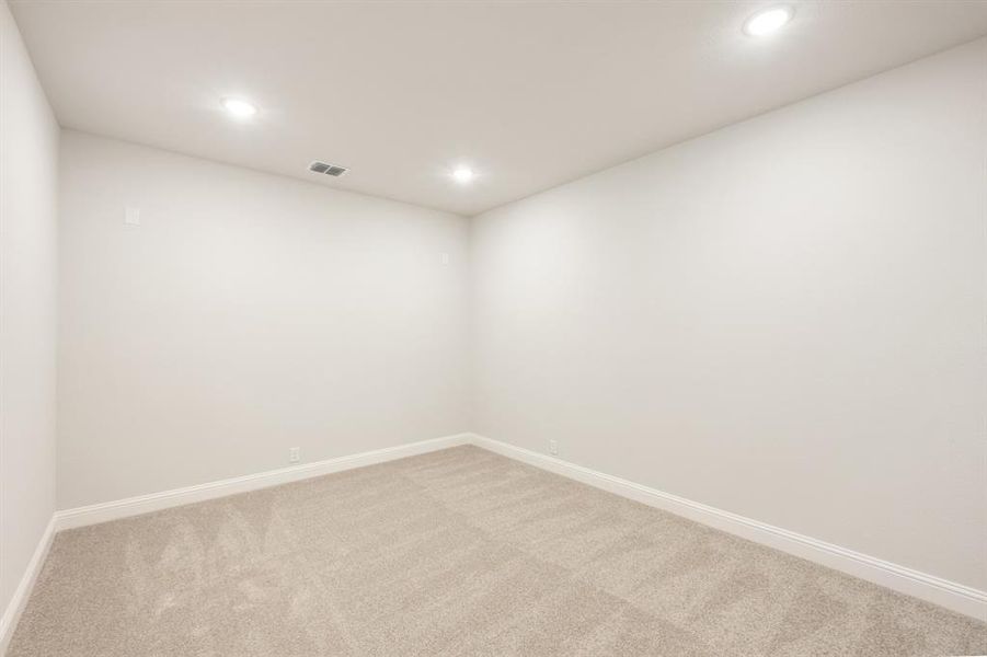 Spacious, unfurnished interior of a new home in Somerset, Mansfield (Image 31).