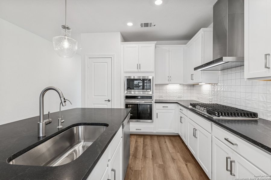 Furnished interior view inside a new home in Ladera - High Point 45', San Antonio (Image 6). Furnished interior view inside a new home in Ladera - High Point 45', San Antonio (Image 6).