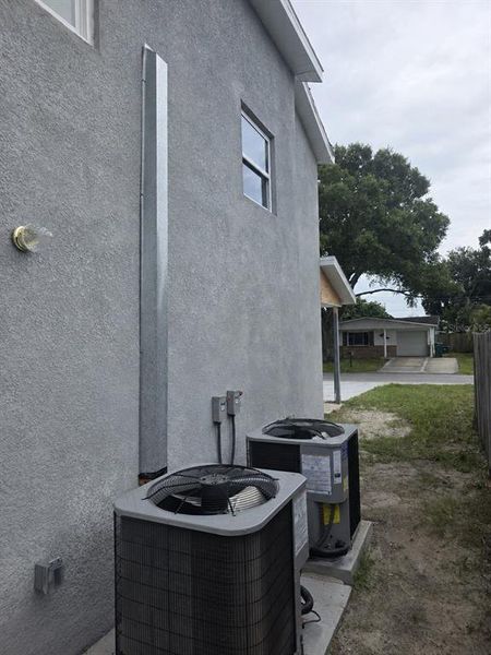 Exterior details and patio area of a home in , Holiday (Image 4).