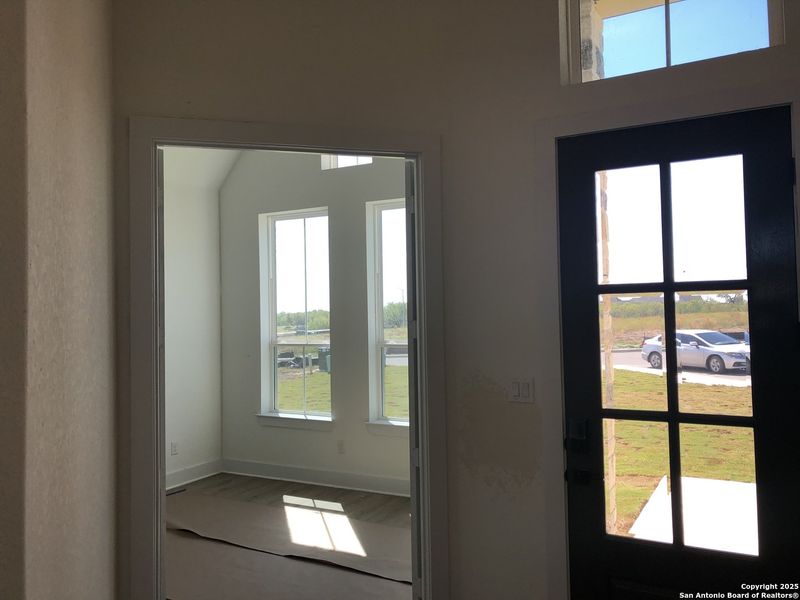 Image 11 of a home in Sienna Lakes. Image 11 of a home in Sienna Lakes.