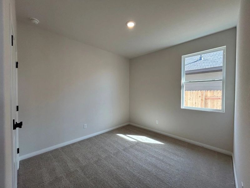 Spacious, unfurnished interior of a new home in Willow Springs, Buda (Image 12).