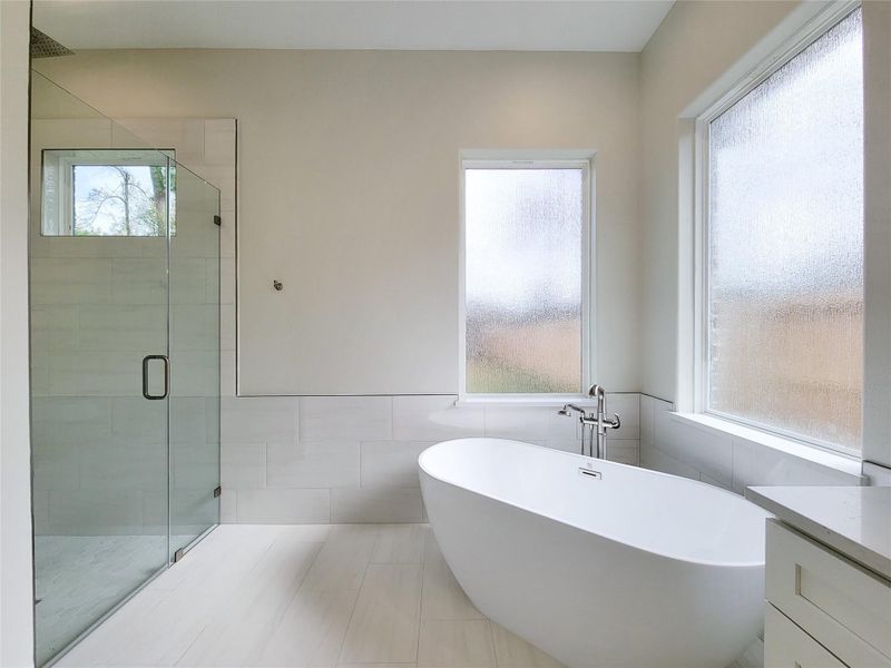 Furnished interior view inside a new home in , Conroe (Image 13).