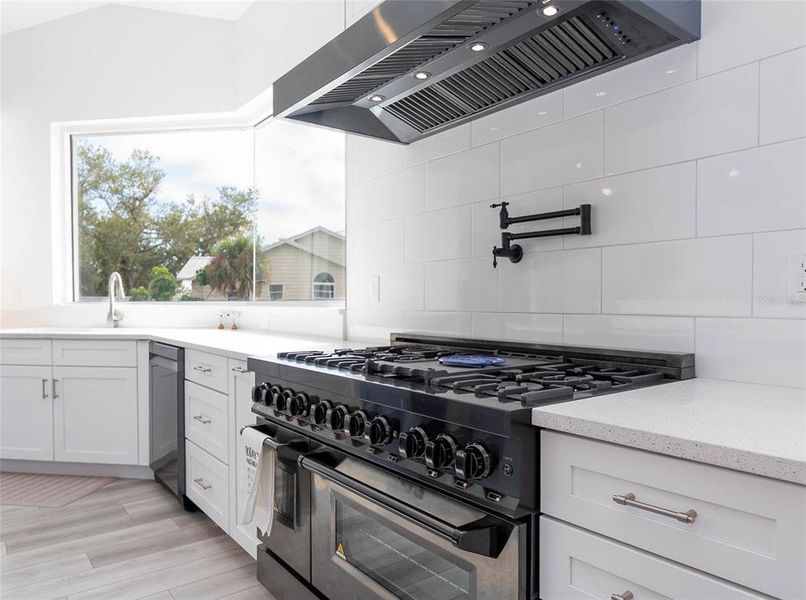 Furnished interior view inside a new home in , Englewood (Image 37).