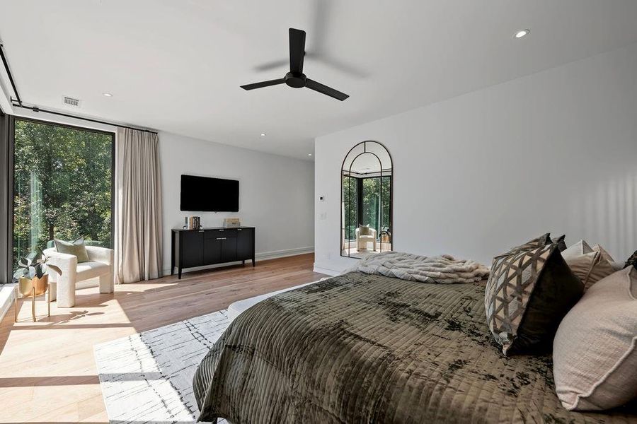 Furnished interior view inside a new home in , Atlanta (Image 65).