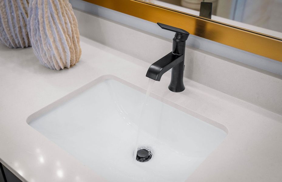 Representative interior finishes for a home built from the Compass by Del Webb in Del Webb Austin at Lost Pines, Bastrop (Image 58).