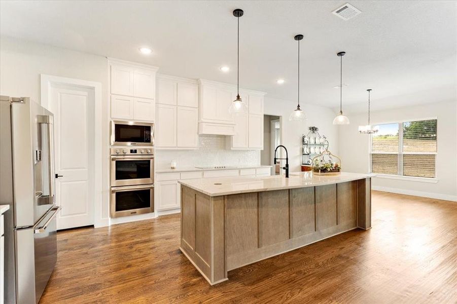 Furnished interior view inside a new home in King Crossing Estates, Van Alstyne (Image 8).
