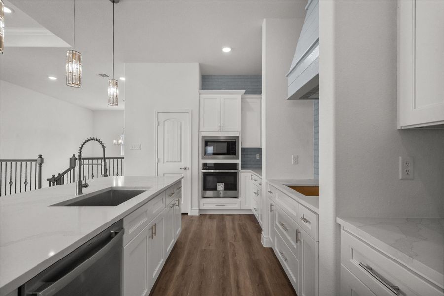 Furnished interior view inside a new home in , Texas City (Image 12).