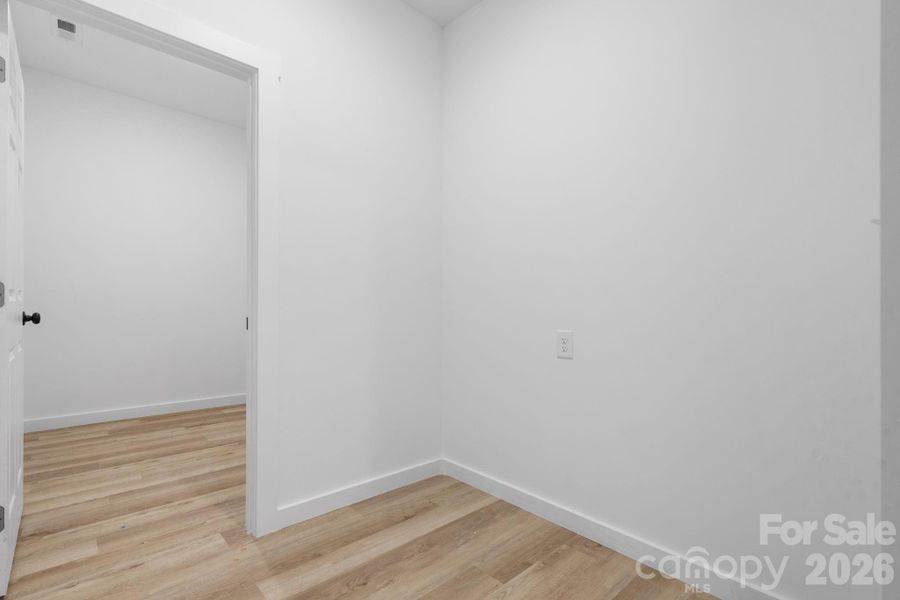 Spacious, unfurnished interior of a new home in , Taylorsville (Image 10).
