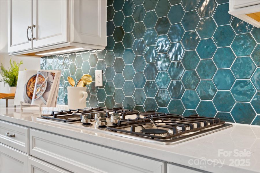 Gas Cooktop to Make Cooking a Dream. *Model Photos | Actual Finishes, Structural Selections, and Orientation May Vary.