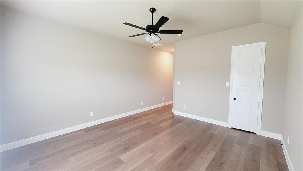 Spacious, unfurnished interior of a new home in , DeSoto (Image 15).