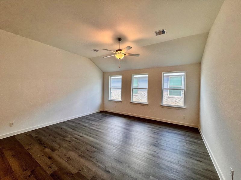 Spacious, unfurnished interior of a new home in Santa Fe, Cleveland (Image 14). Spacious, unfurnished interior of a new home in Santa Fe, Cleveland (Image 14).