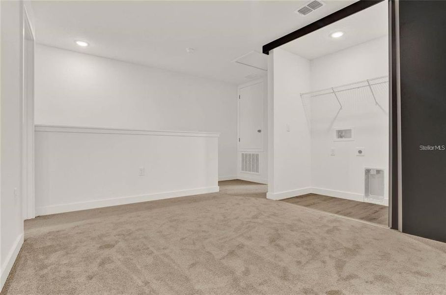 Spacious, unfurnished interior of a new home in , Kissimmee (Image 14).