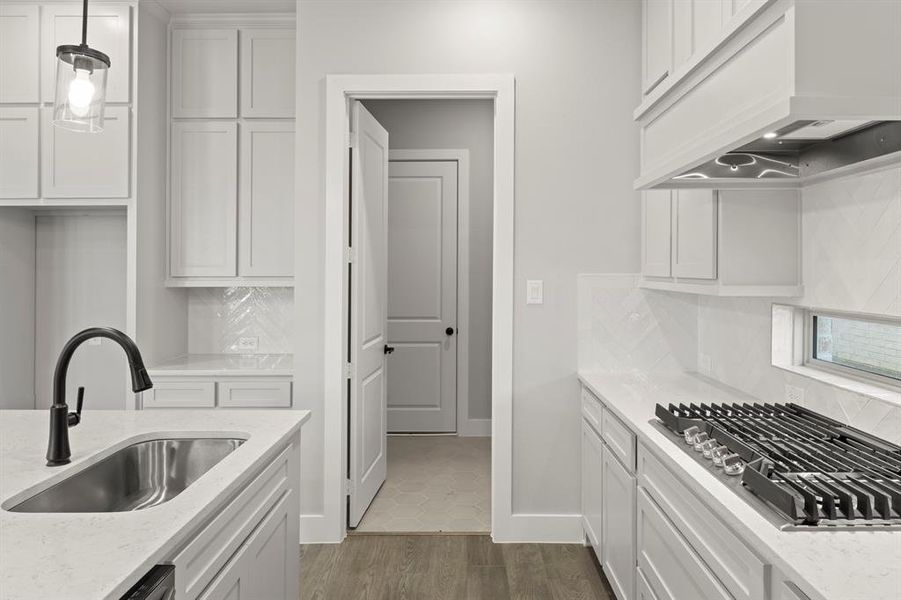 09. 709 Valley Pines - Kitchen (3) 09. 709 Valley Pines - Kitchen (3)