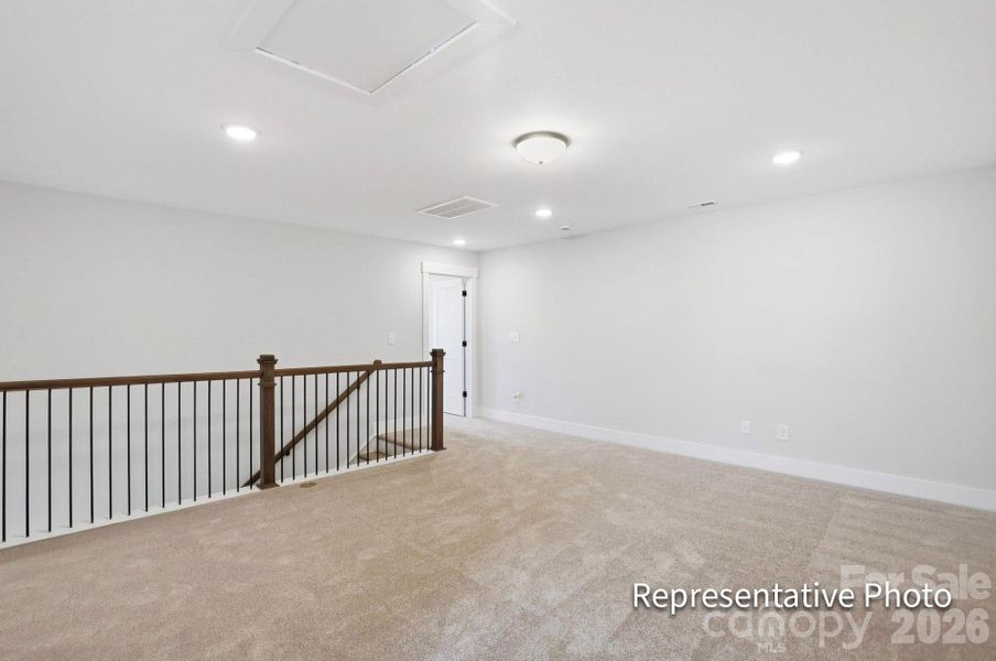 Spacious, unfurnished interior of a new home in Harrisburg Village, Harrisburg (Image 14).