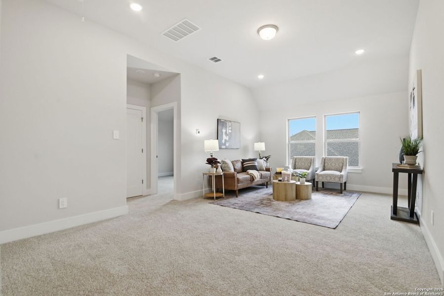 Furnished interior view inside a new home in Haby Hill 60s, San Antonio (Image 16).