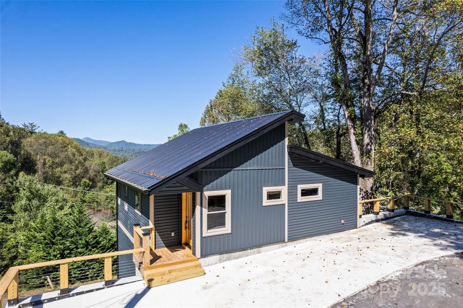 Plenty of parking available on the concrete pad off Burma Rd.