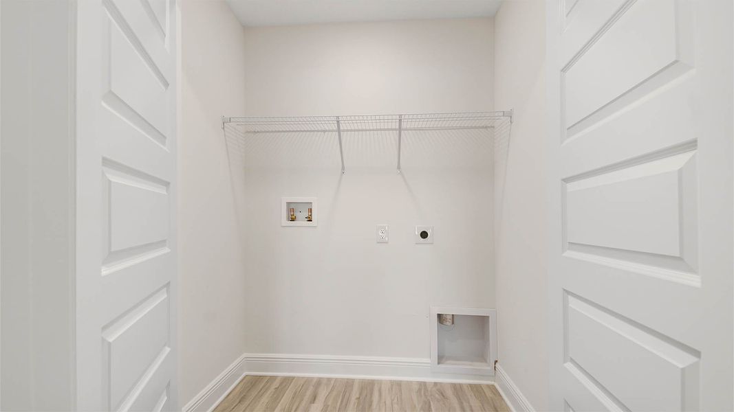 Spacious, unfurnished interior of a new home in Bayside at Ward Creek, Panama City Beach (Image 29).