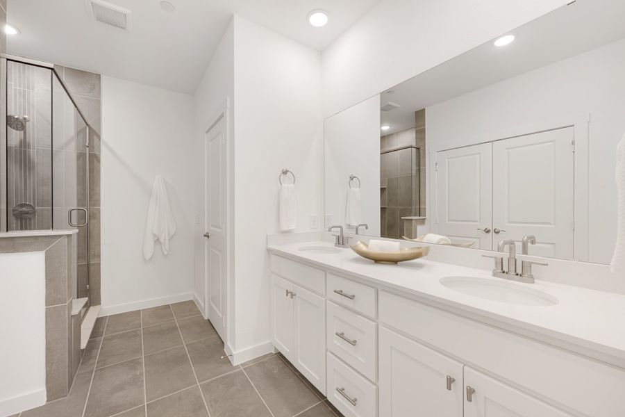 Furnished interior view inside a new home in Willow Grove Townhomes, Melissa (Image 33).
