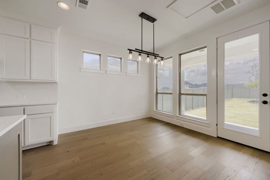 9904 Oak Glade - Dining Area