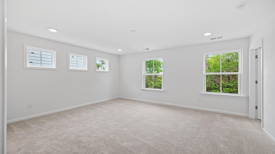 Spacious, unfurnished interior of a new home in Park Circle Single Family Homes, North Charleston (Image 15).