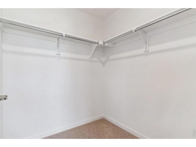 Spacious, unfurnished interior of a new home in Lakeside Canyon, Mead (Image 25).