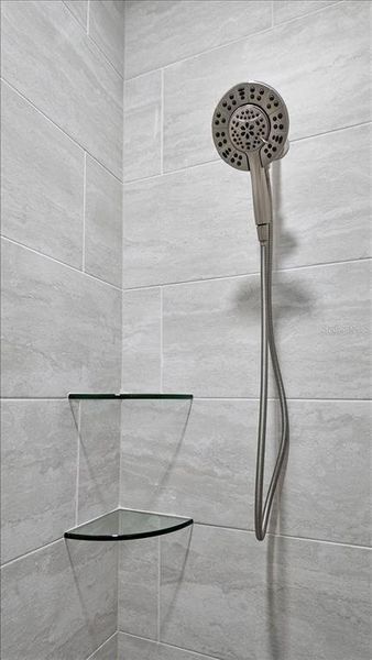 Close-up of interior finishes inside a home in , Chiefland (Image 18).