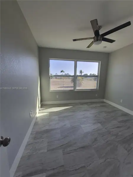 Spacious, unfurnished interior of a new home in , Cape Coral (Image 12).