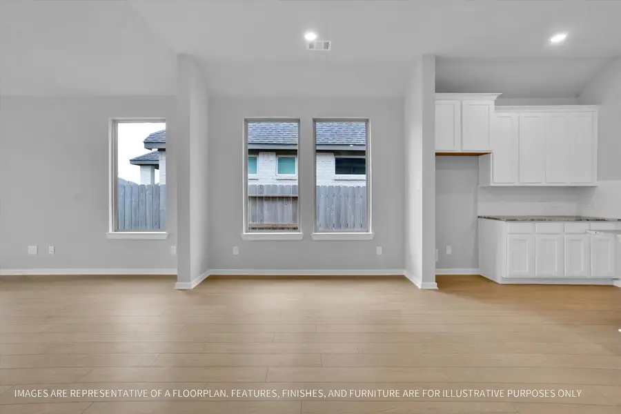 Spacious, unfurnished interior of a new home in River Ranch 55', Dayton (Image 22).