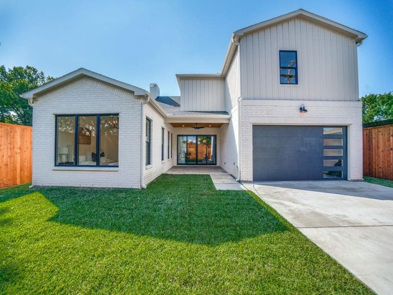 Exterior details and patio area of a home in , Dallas (Image 1).