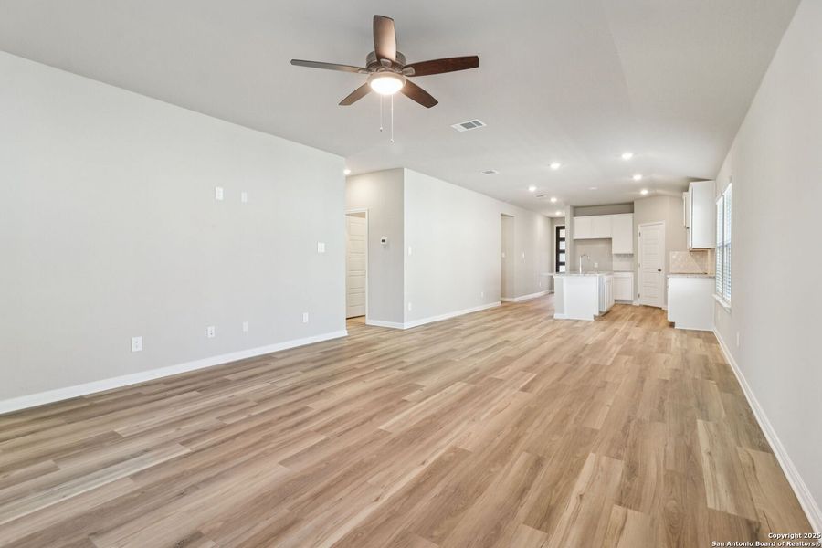 Spacious, unfurnished interior of a new home in Catalina, Converse (Image 42).