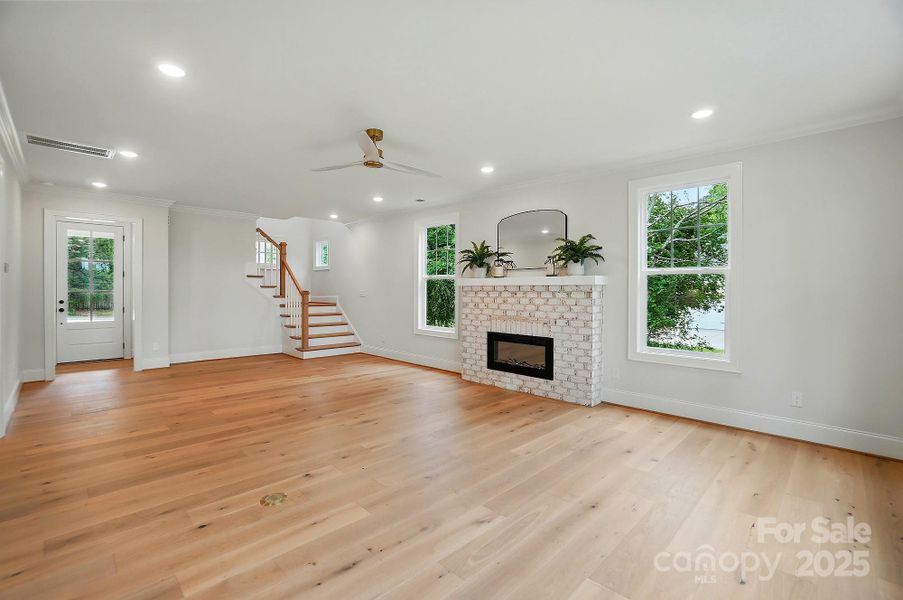 Spacious, unfurnished interior of a new home in , Waxhaw (Image 29). Spacious, unfurnished interior of a new home in , Waxhaw (Image 29).