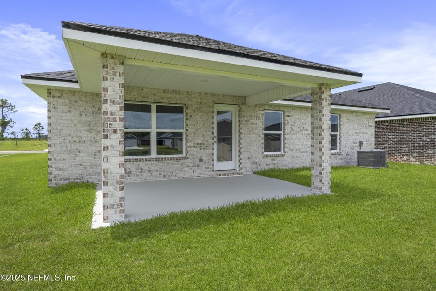 Front exterior of a new home in Shadow Crest at Rolling Hills, Green Cove Springs, FL, highlighting curb appeal (Image 17). Front exterior of a new home in Shadow Crest at Rolling Hills, Green Cove Springs, FL, highlighting curb appeal (Image 17).