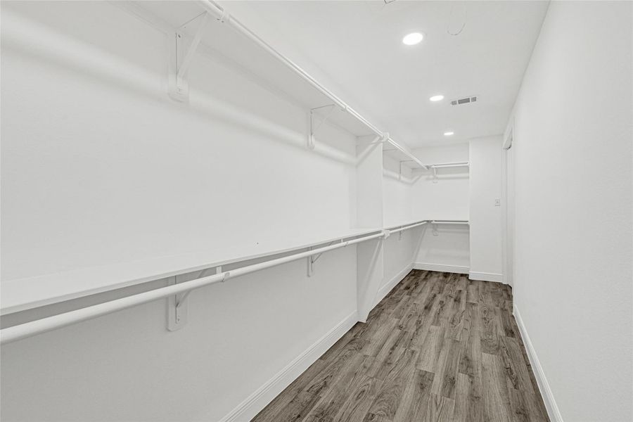 Need more closet?  well her it is!!