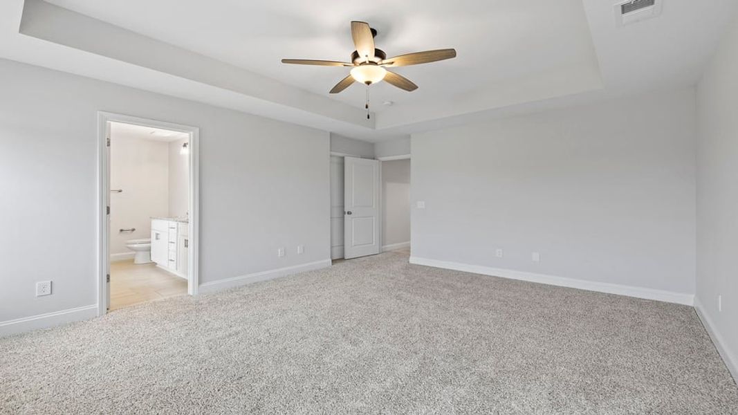 Spacious, unfurnished interior of a new home in Rutledge Estates, Woodruff (Image 27).