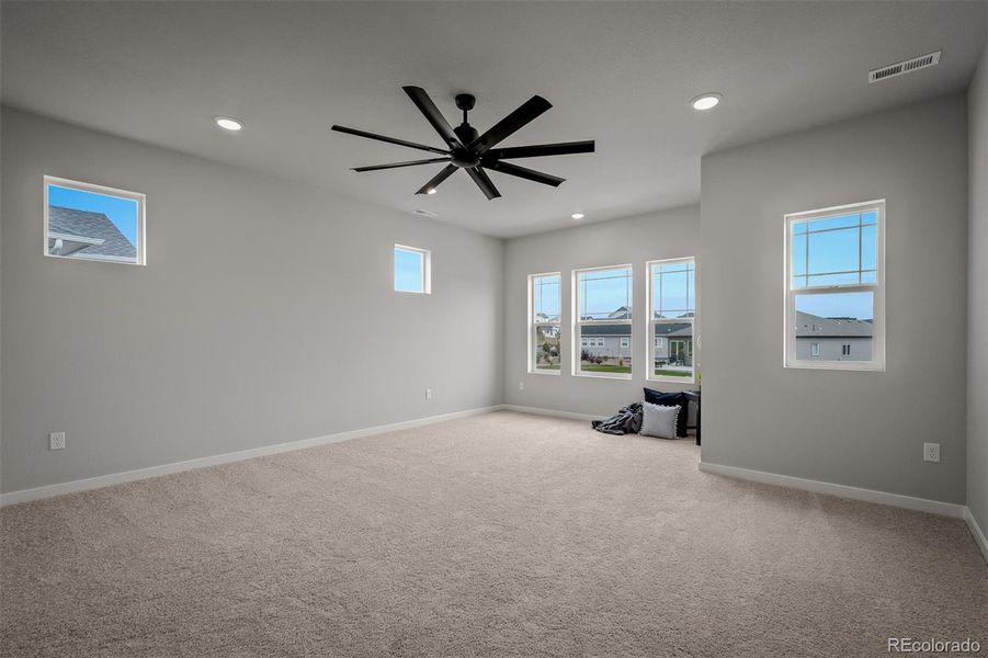 Spacious, unfurnished interior of a new home in Revel Crossing at Wolf Ranch – The Outlook Collection, Colorado Springs (Image 24).