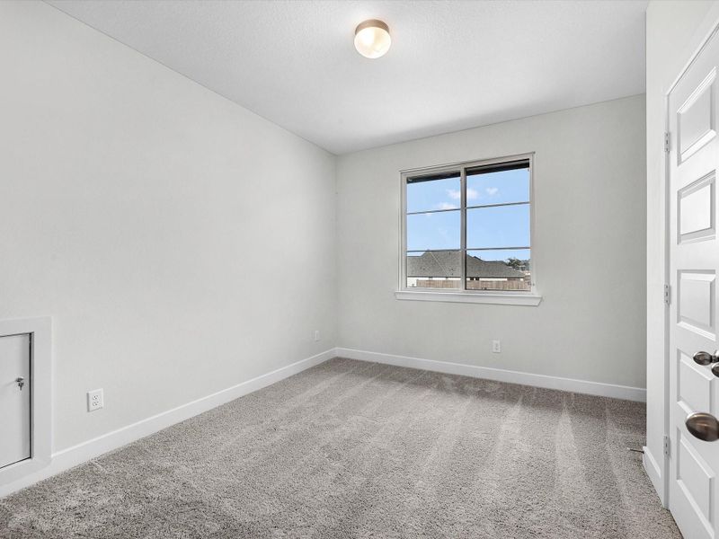 Representative image. Features, selections and colors may vary.