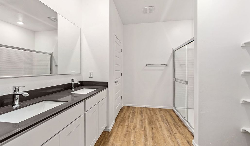 Representative furnished interior of a home built from the Dalea by D.R. Horton in Barnett Village, Marana (Image 9).