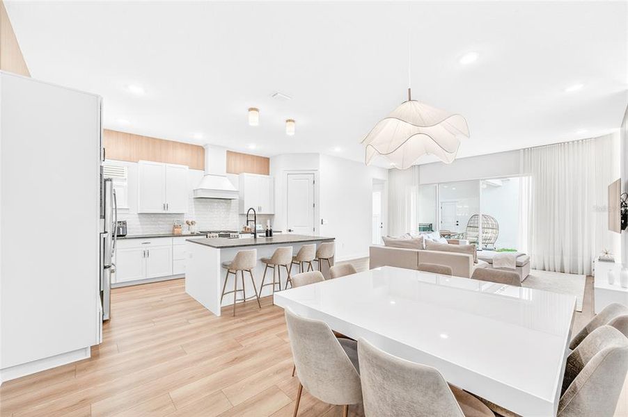 Furnished interior view inside a new home in , Winter Garden (Image 51).