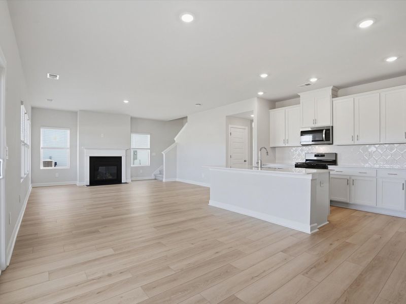 Spacious, unfurnished interior of a new home in Maxwell Commons, Easley (Image 13).