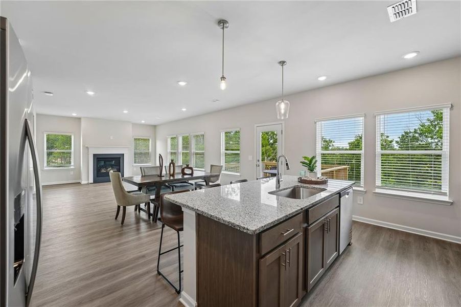 Furnished interior view inside a new home in Ivey Township, Dallas (Image 7).