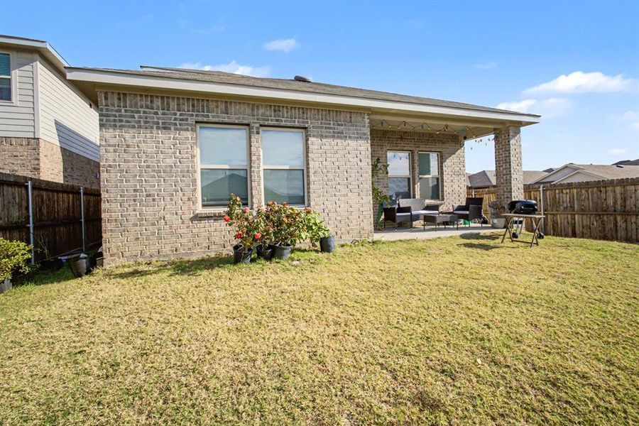 Exterior details and patio area of a home in , Forney (Image 4).