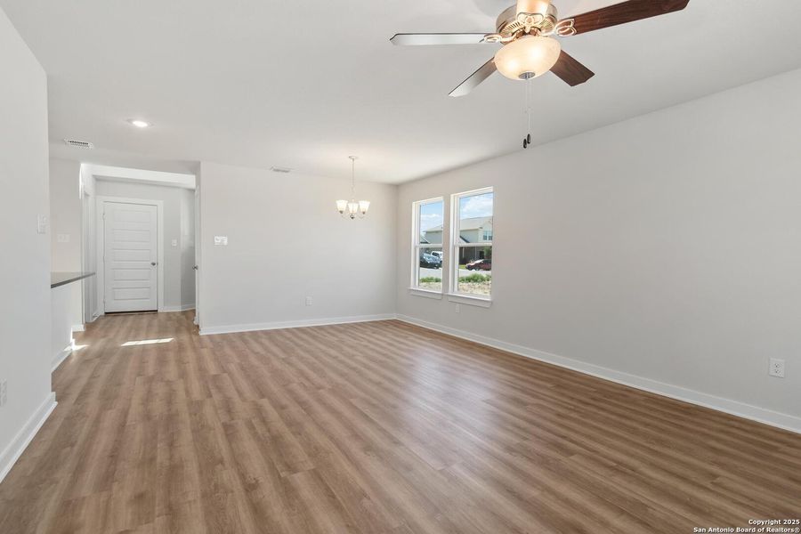Spacious, unfurnished interior of a new home in Applewhite Meadows, San Antonio (Image 11).