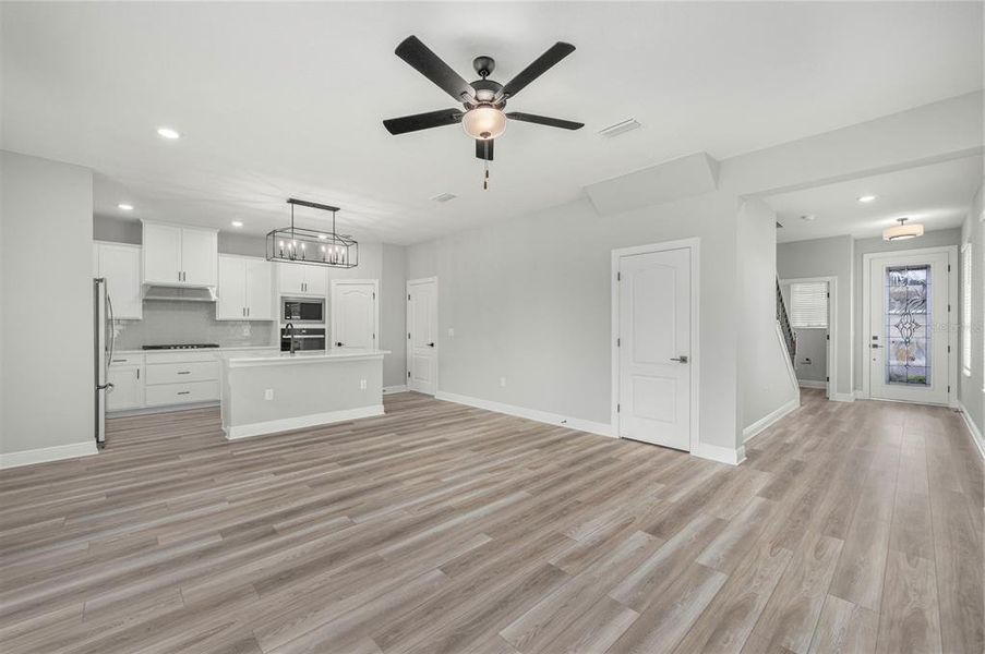 Spacious, unfurnished interior of a new home in , Kissimmee (Image 6).