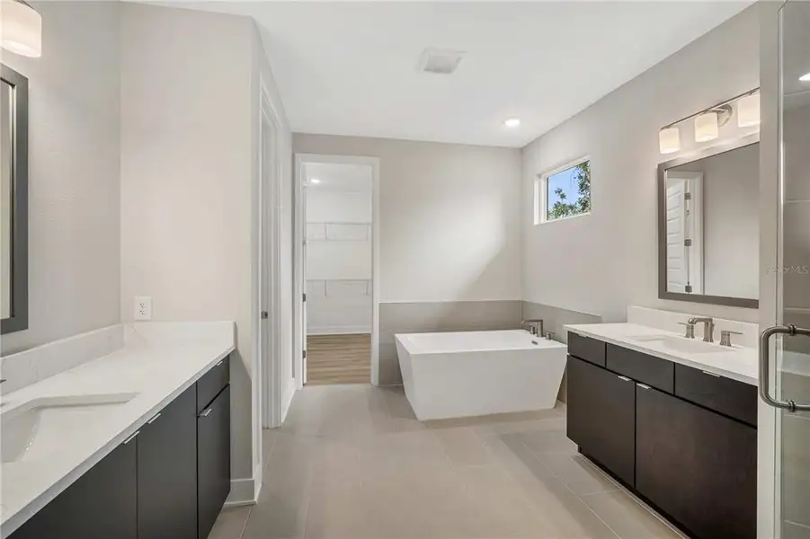 Furnished interior view inside a new home in , Tampa (Image 5).