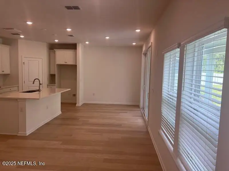 Spacious, unfurnished interior of a new home in Brook Forest, St. Augustine (Image 9).